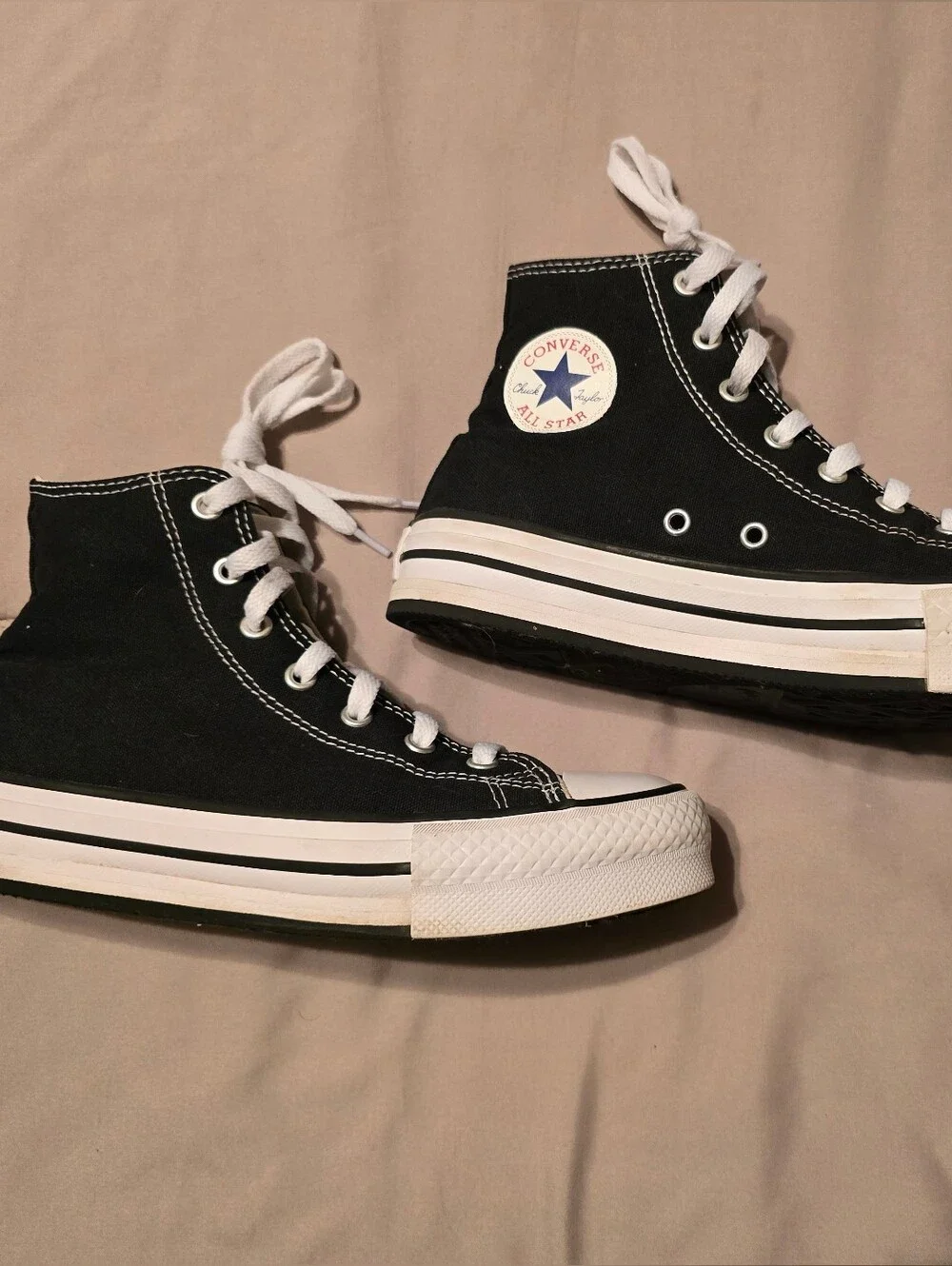 Converse Chuck Taylor High Top Black White Sneakers Kids Youth Size 5Y / 5 EUC